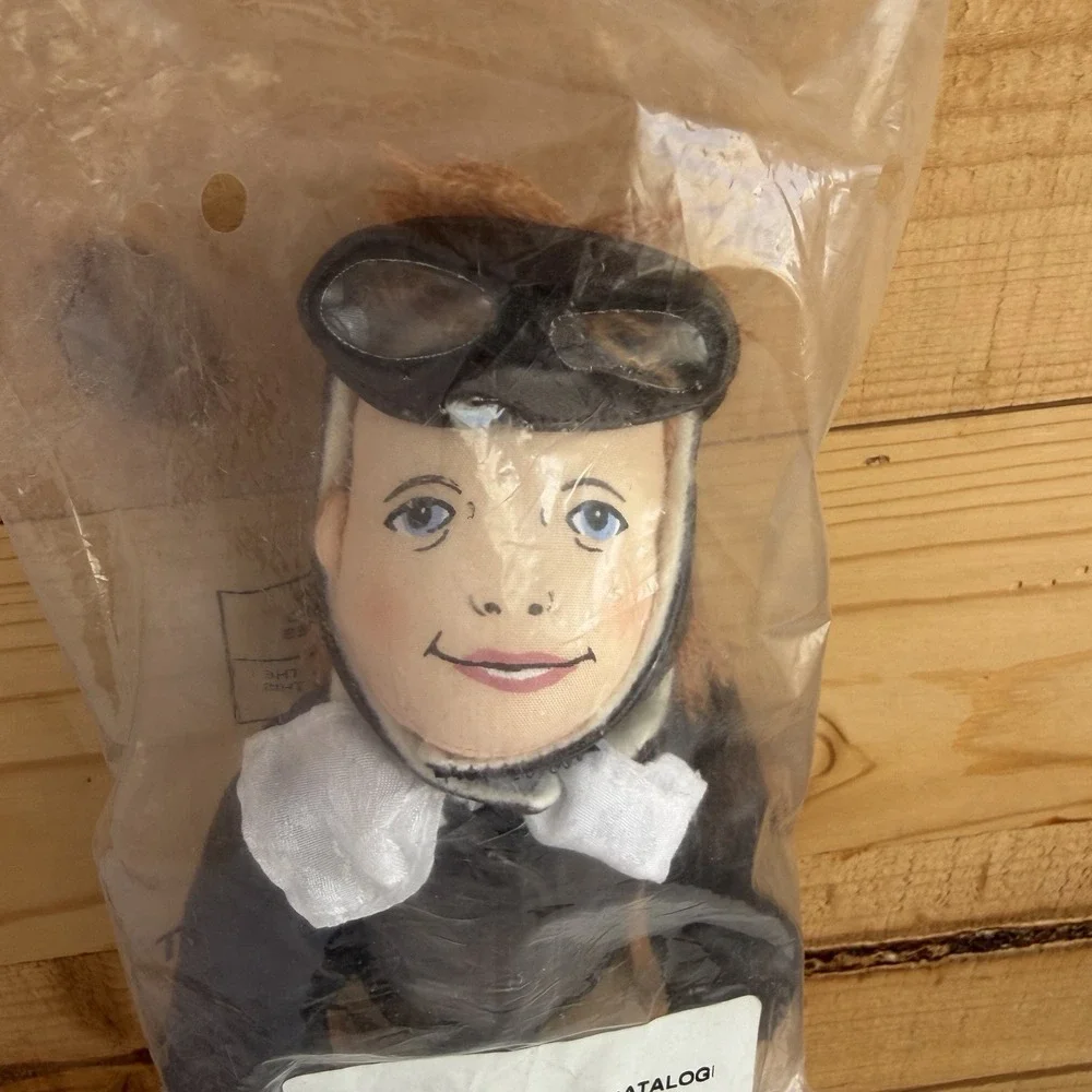 NWT Amelia Earhart VTG Cloth Doll 2002 Merry‎ Makers Smithsonian Catalog